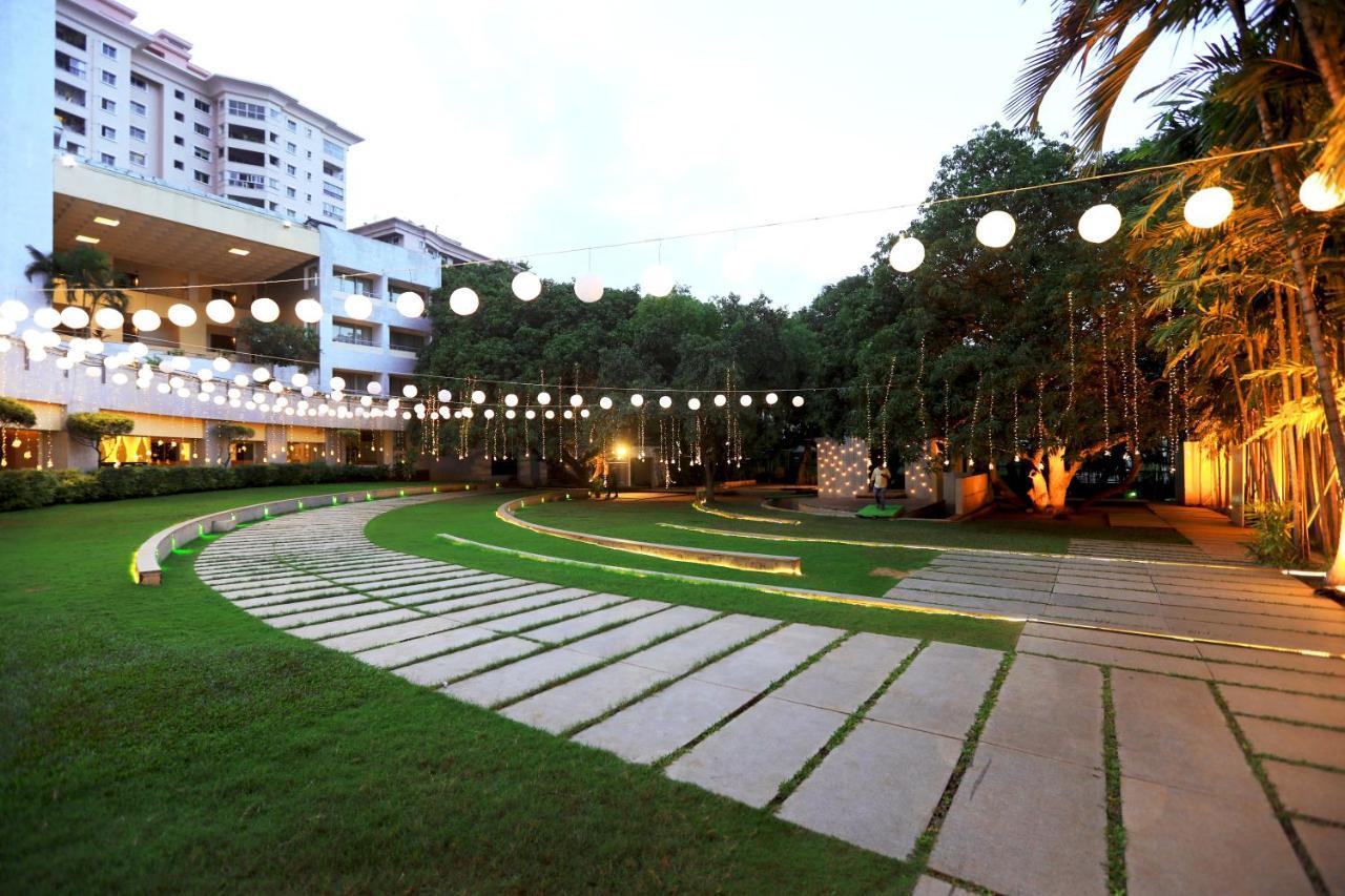 The Woodrose Hotel Bangalore Exterior foto