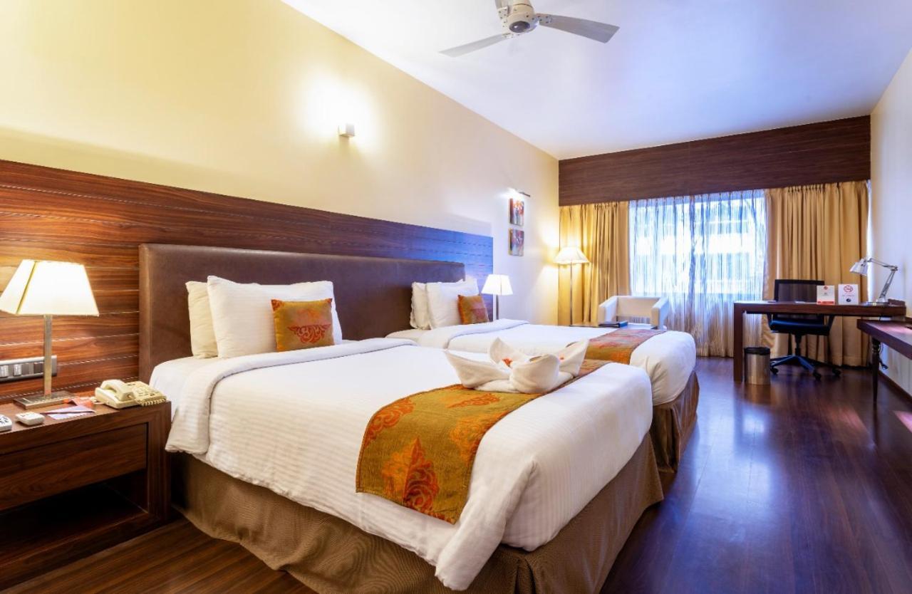The Woodrose Hotel Bangalore Exterior foto