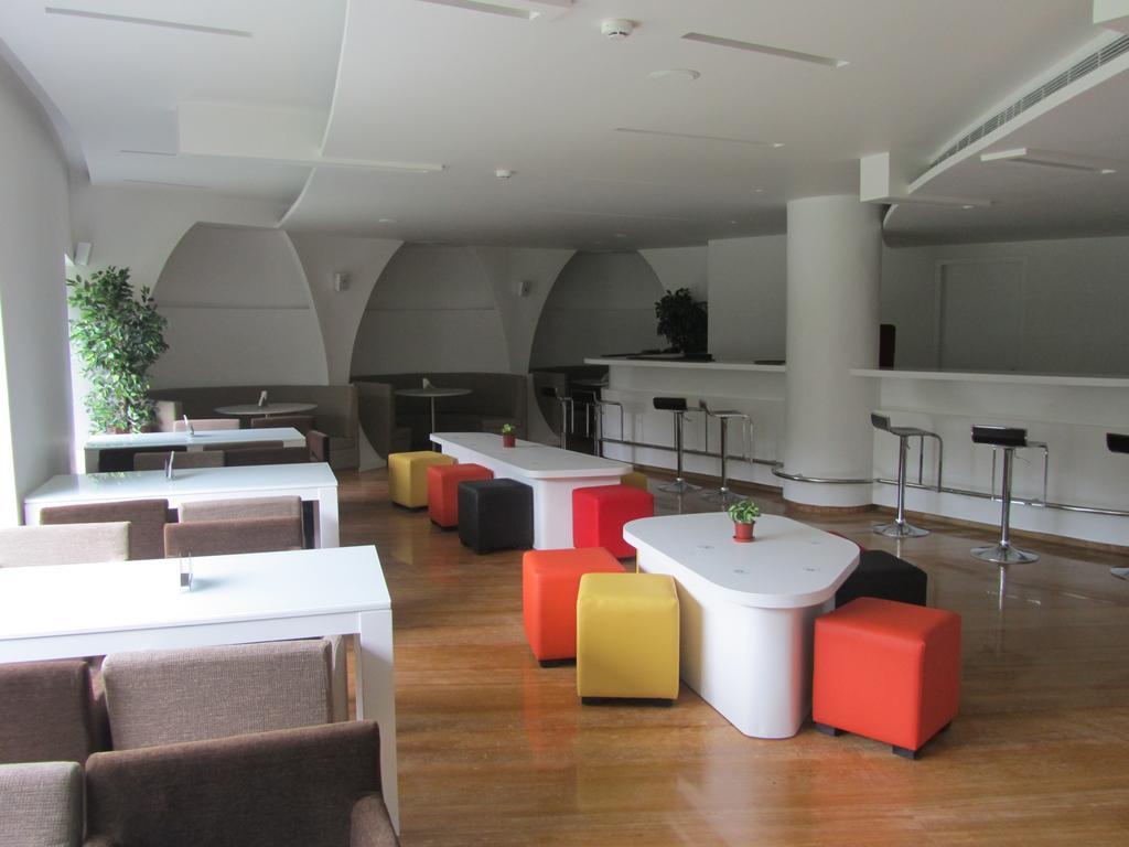 The Woodrose Hotel Bangalore Exterior foto