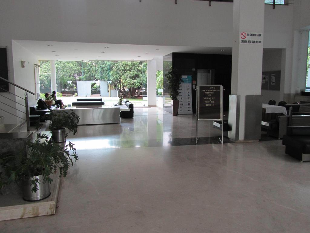 The Woodrose Hotel Bangalore Exterior foto